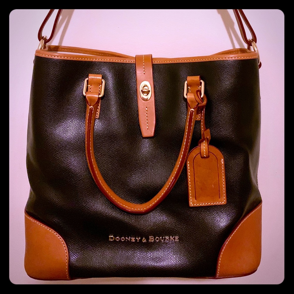 Authentic Dooney & Bourke Shopper w/Wristlet-Black